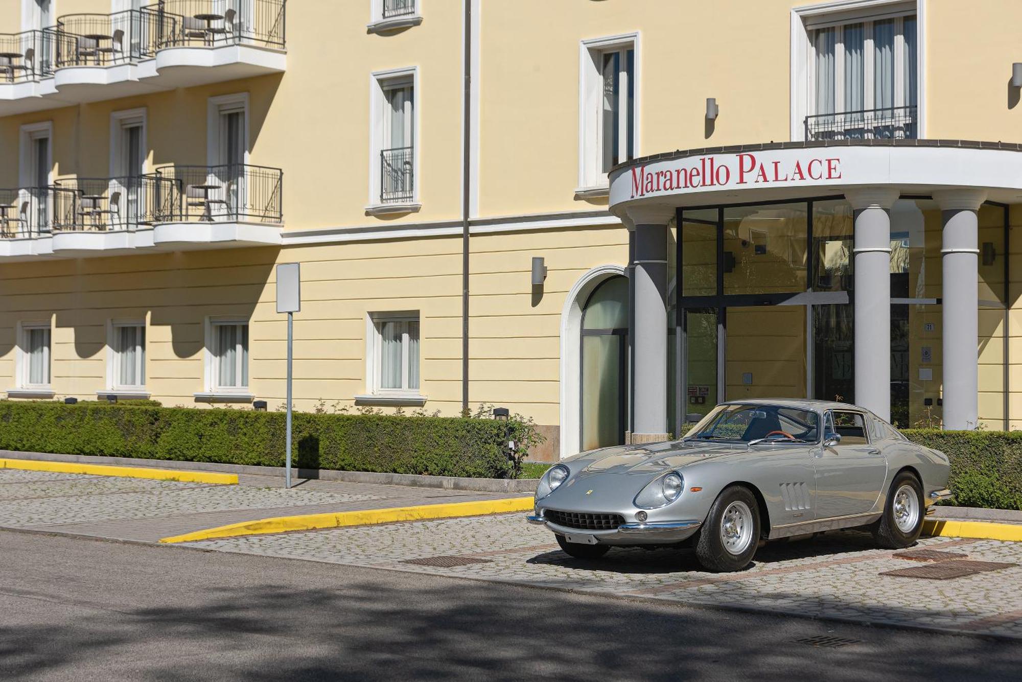 Отель Maranello Palace Экстерьер фото